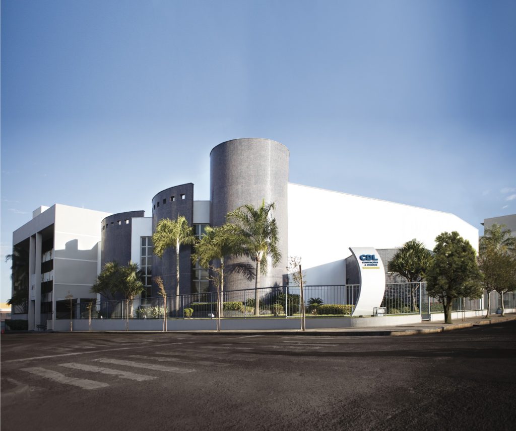 CDL Uberlândia informa como fica o horário de funcionamento do comércio durante o carnaval