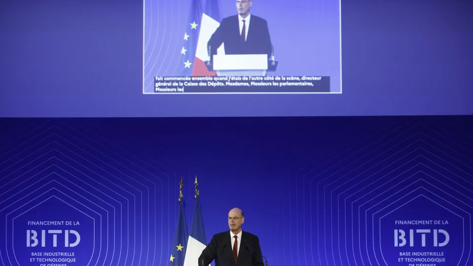 França anuncia investimento bilionário para reforçar setor de defesa