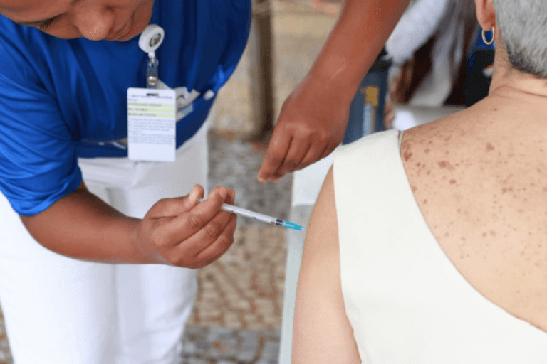 Uberlândia registra 96 atendimentos antirrábicos em humanos em 2026, com cães como principais responsáveis