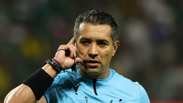 Árbitro relata reclamações de Murilo na súmula: “Vocês são uma vergonha”