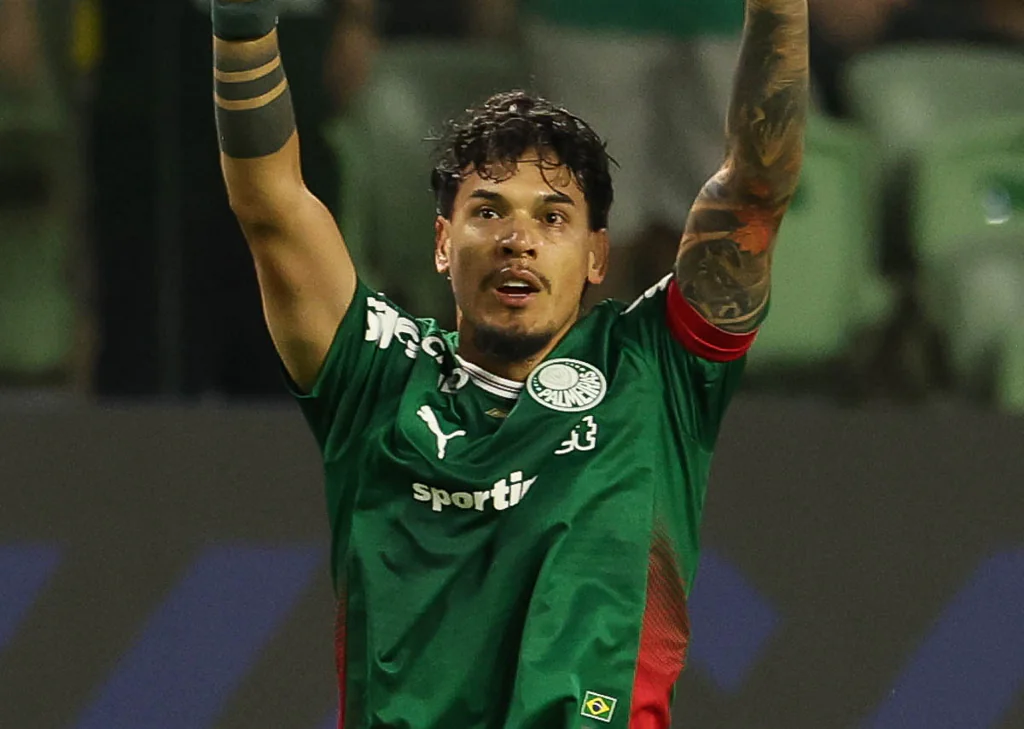 Gómez vê Palmeiras no caminho certo em “testes” sem Abel, mas admite: “Ele faz muita falta”