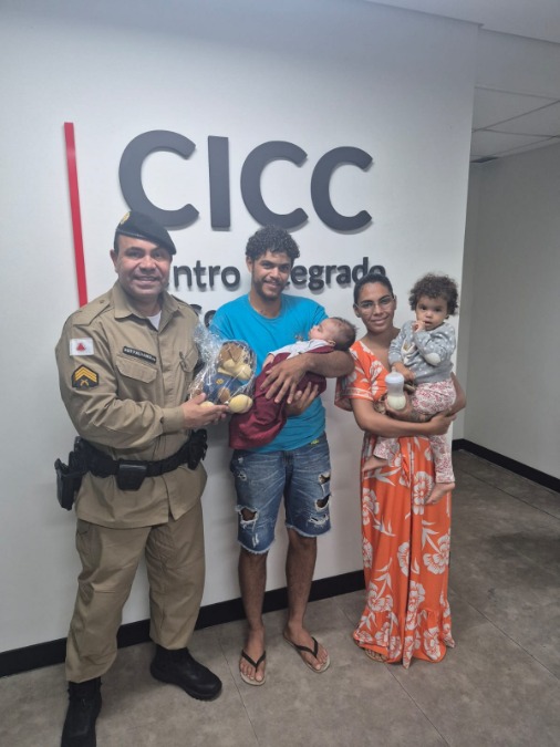 Policial militar orienta pais por telefone e salva bebê engasgado em Uberlândia