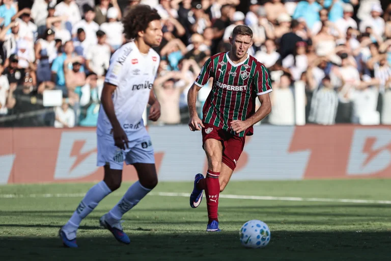 Confira as imagens do confronto entre Santos e Fluminense no Brasileirão