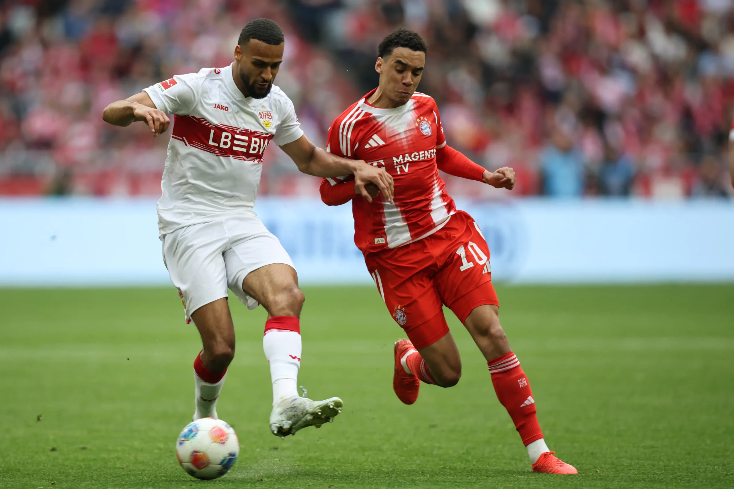 Bayern e Stuttgart se enfrentam pelo Campeonato Alemão; confira as fotos do confronto