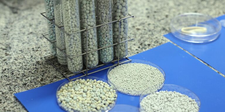 Atualização: Embrapa lança calcário nutritivo resistente à umidade