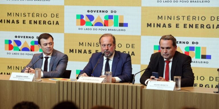 Atualização: Governo cria subsídio de até R$ 0,89 para gasolina