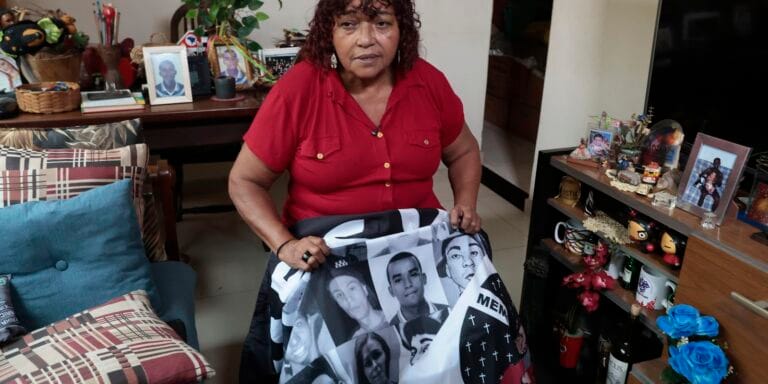 Atualização: Mãe de Maio diz que filhos pagaram por guerra alheia