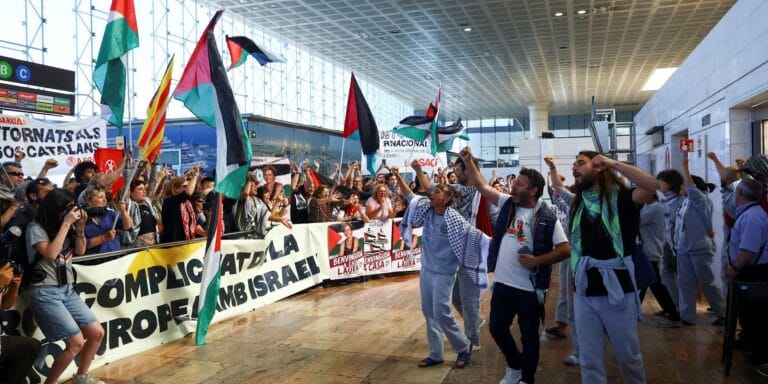 Atualização: Manifestantes condenam tratamento policial a ativistas