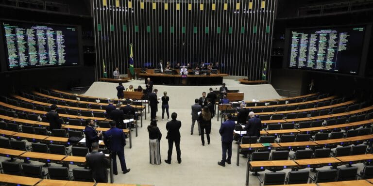 Atualização: Minirreforma eleitoral limita multas a partidos políticos