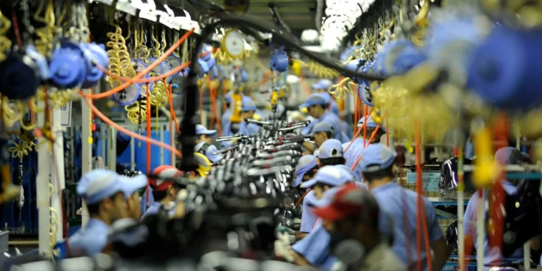 Atualização: Parecer da 6x1 adiado em meio à pressão para transição