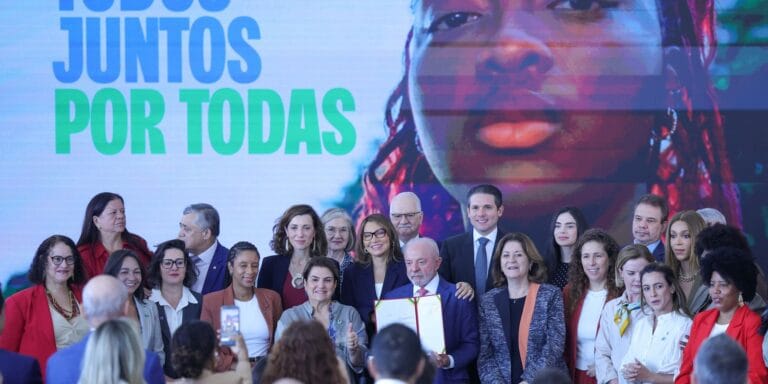 Atualização: novas medidas do governo protegem mulheres na internet