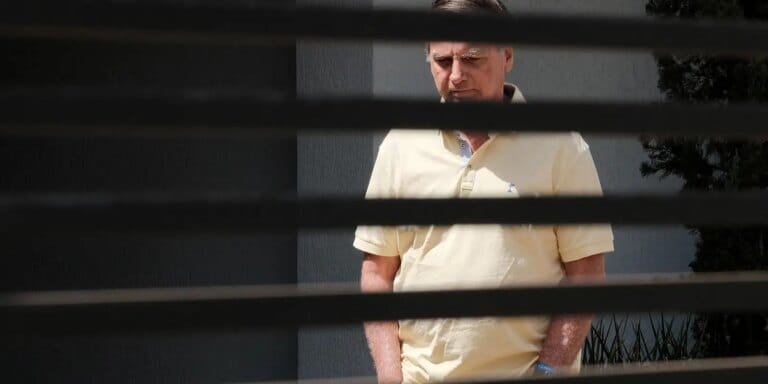 Bolsonaro entra com revisão criminal no STF para anular condenação agora