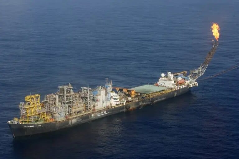 Brasil pode ampliar reserva de petróleo para 23,5 bilhões de barris