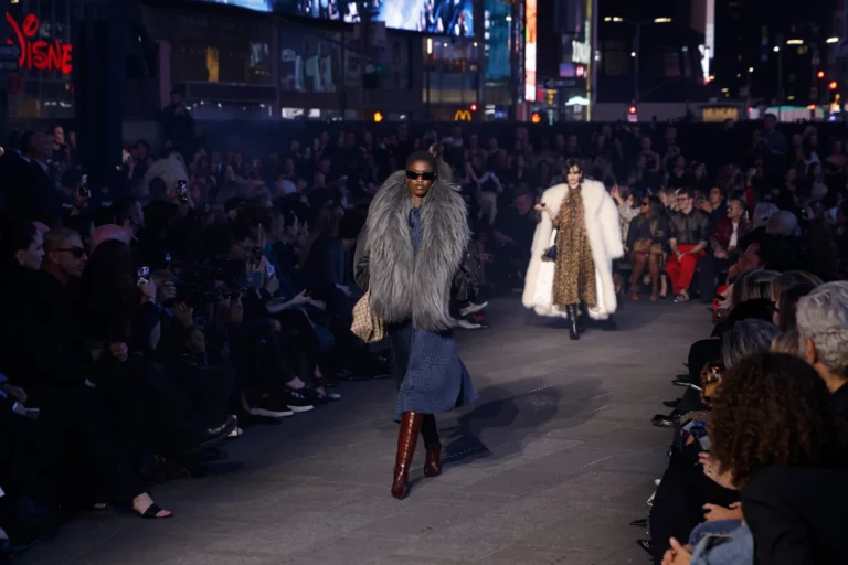Cruise 2027 da Gucci: 6 curiosidades sobre a coleção