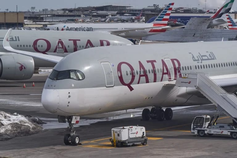 Demanda de passageiros e cargas das aéreas cai em março, diz IATA