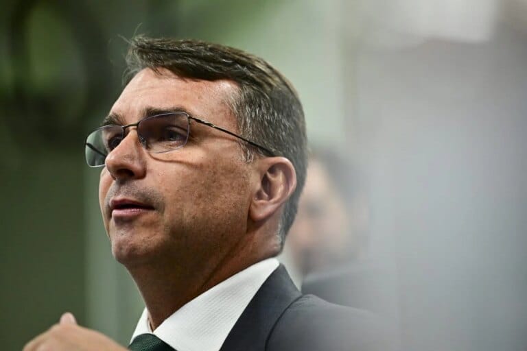 Dinheiro de Vorcaro repassado a fundo de advogado de Eduardo