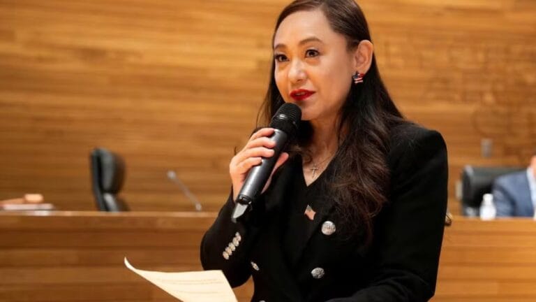 Ex-prefeita de Arcadia, Eileen Wang, renuncia após ser acusada de atuar como agente da China