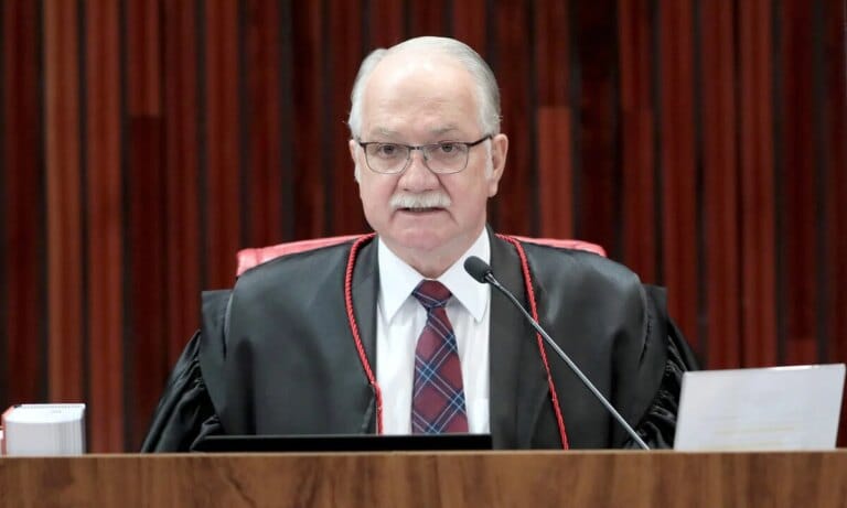Fachin empata julgamento sobre monitoramento de jornalistas e parlamentares