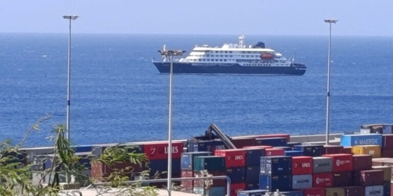 Hantavírus: passageiros deixam navio após surto confirmado