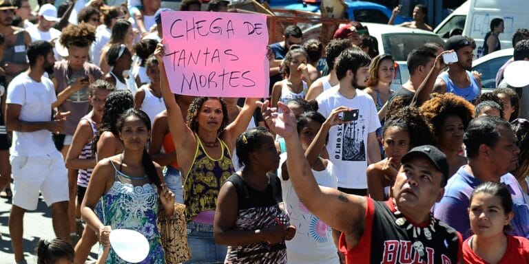 Homicídios: pessoas negras são as maiores vítimas no país