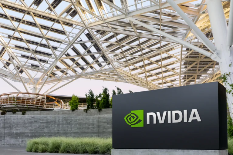 IA: NVIDIA registra receita de US$ 81,6 bilhões no trimestre