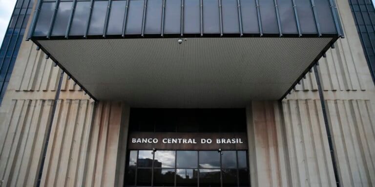 Inflação de 4,92% em 2026: impacto no turismo e viagens