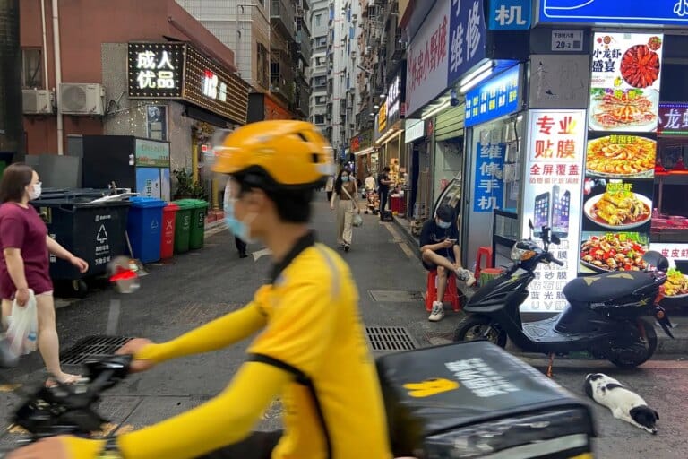 Inflação na China é impulsionada por guerra e consumo nos feriados