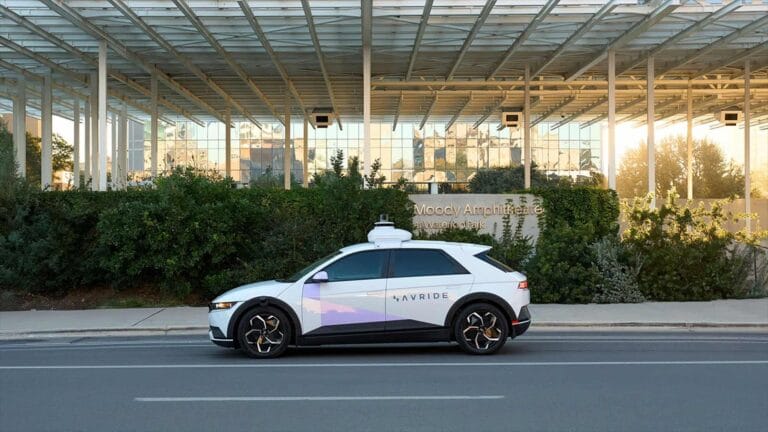 Inovação em tecnologia: empresa parceira da Uber enfrenta desafios após acidentes com robotáxis