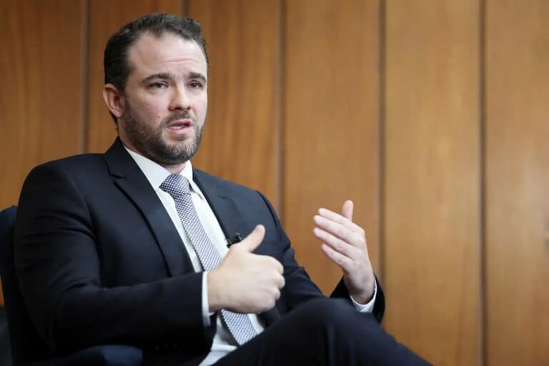 Investimento em minerais críticos é bem-vindo, diz Durigan