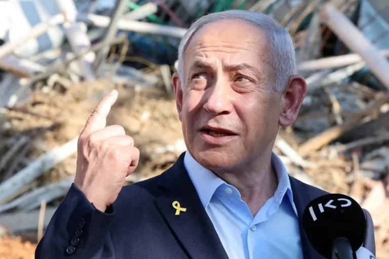 Israel intensifica ofensiva no Líbano, afirma Netanyahu