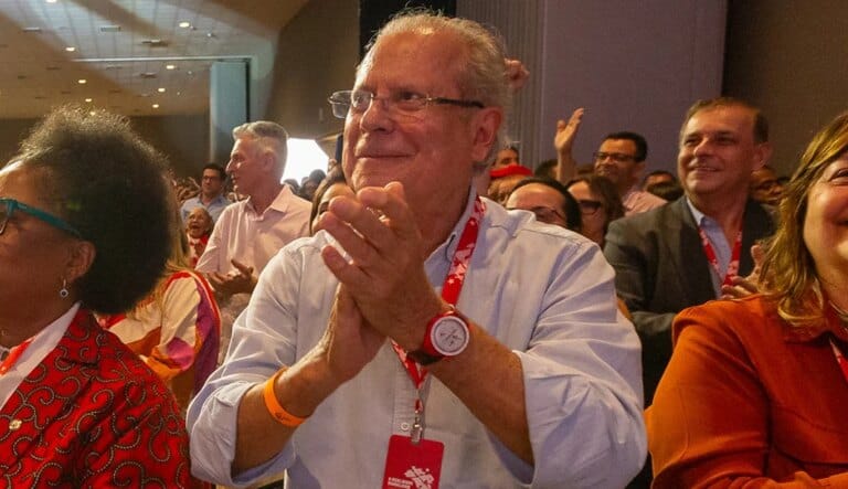 José Dirceu mantém pré-candidatura a deputado após diagnóstico
