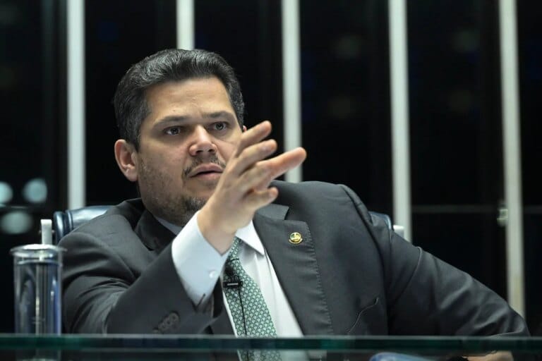 Lei da Dosimetria é promulgada por Alcolumbre após Lula expirar prazo