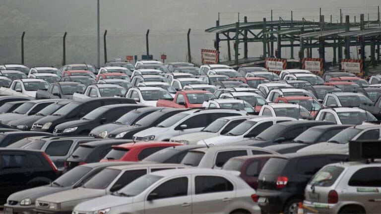 Leilão do Detran-SP tem carro por R$ 2 mil e moto por R$ 900
