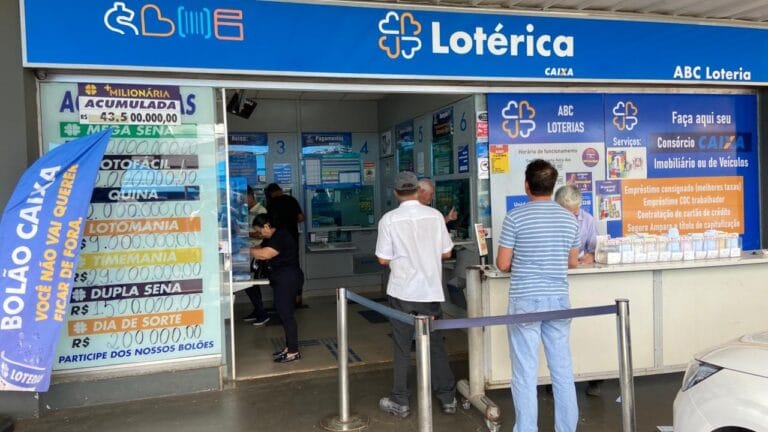 Lotéricas em Uberlândia têm movimento intenso na reta final da Mega-Sena de 30 anos com prêmio de R$ 300 milhões