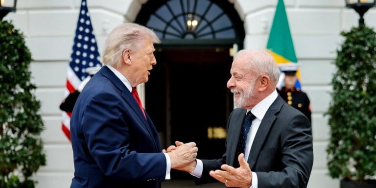 Lula comenta reunião com Trump em guia de turismo e política