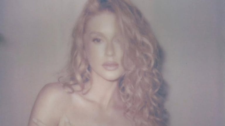 Marina Ruy Barbosa viraliza ao abrir álbum de fotos de topless