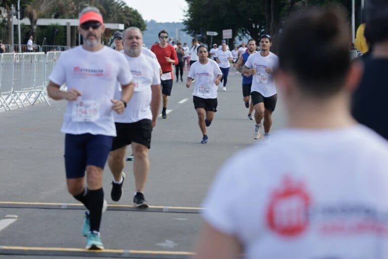 Meias de compressão: dicas para melhorar sua corrida e saúde