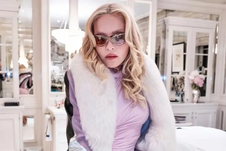 Moda: Madonna antecipa era do álbum Confessions II com look intenso