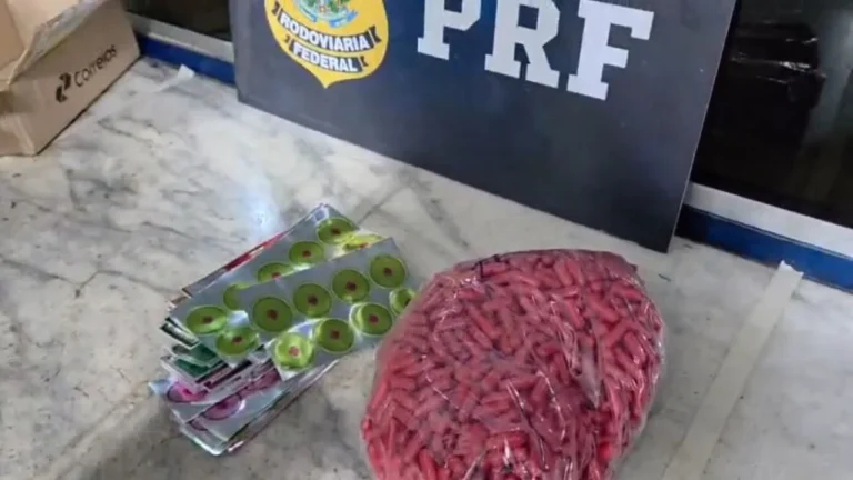 PRF prende mulher com carga clandestina de medicamentos para emagrecimento em Uberlândia