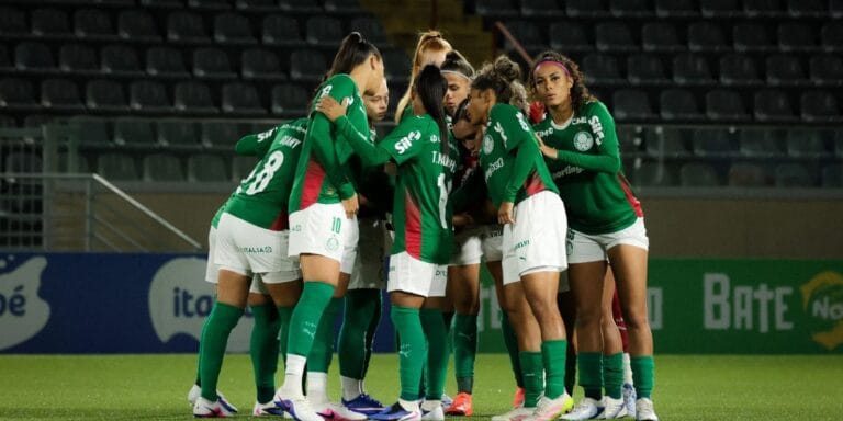 Palmeiras vence Botafogo e se aproxima da liderança no BR Feminino