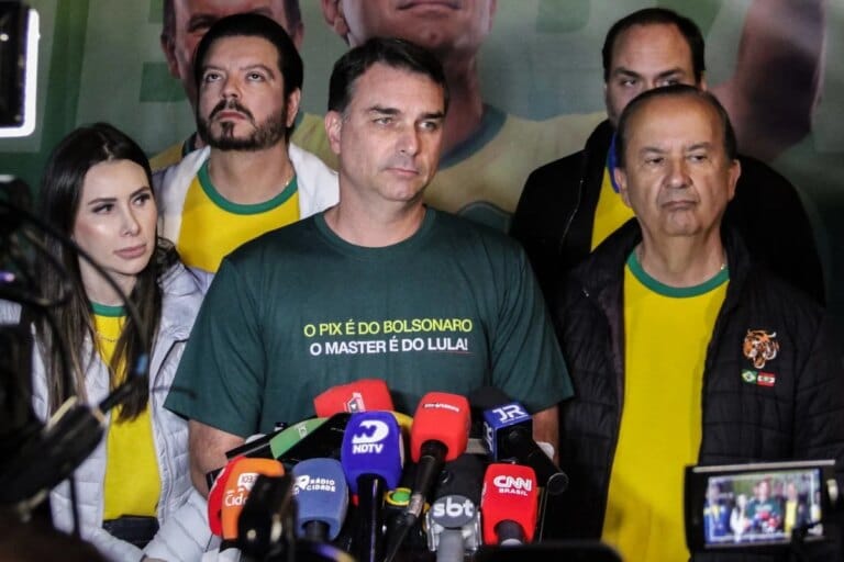 Pesquisa Atlas revela impacto das mensagens de Flávio Bolsonaro