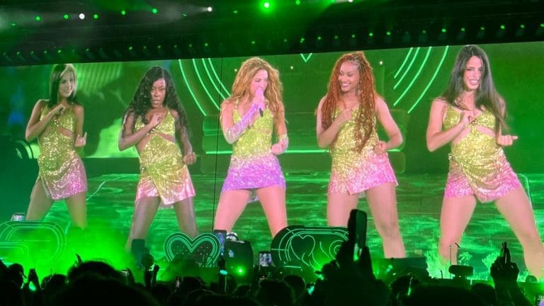Polêmica: Shakira atrasa show em Copacabana em 1 hora