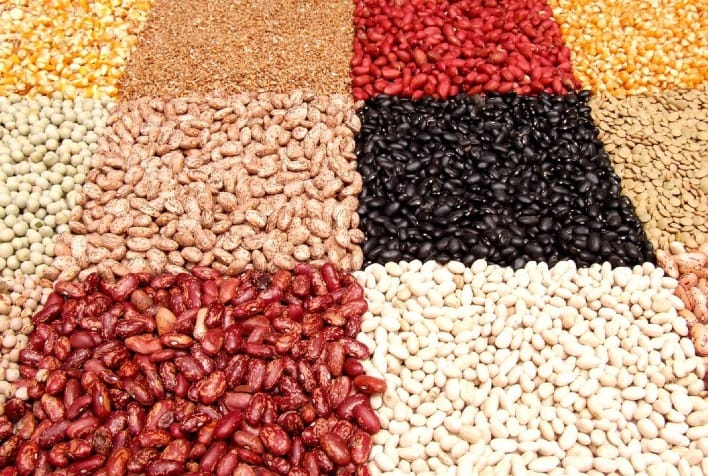 Preço do feijão dispara no Brasil com geadas e escassez no campo