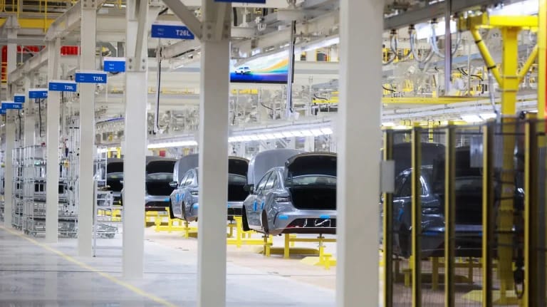 Produção industrial sobe 0,1% em março e surpreende mercado