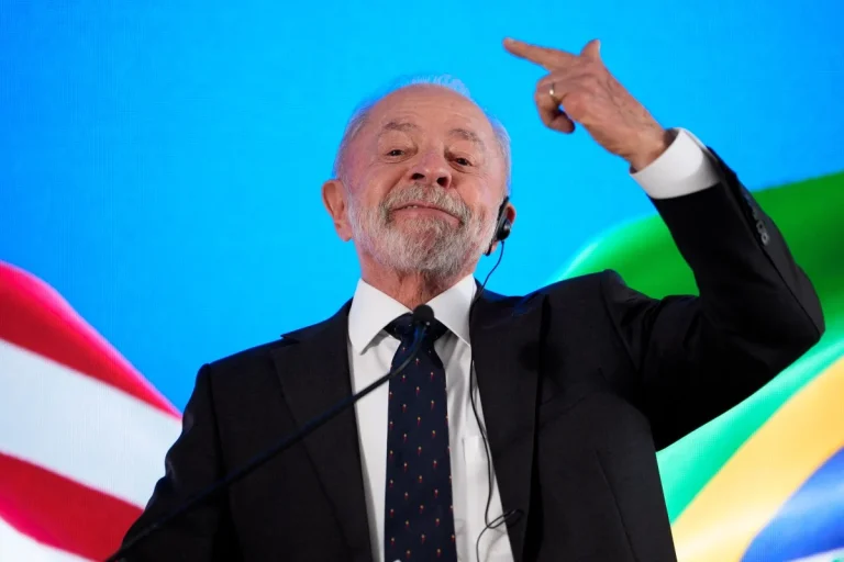 Projeto de Lula em Washington visa apaziguar e protelar