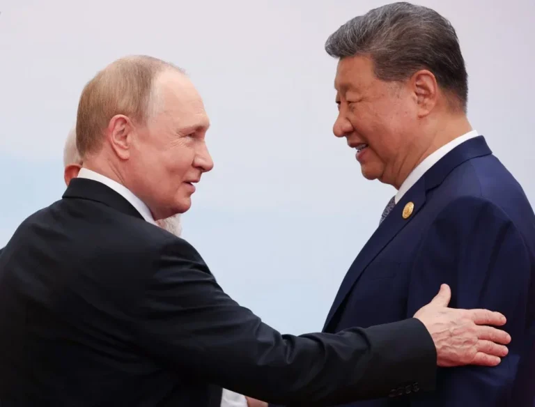 Putin reafirma laços com China após visita de Trump
