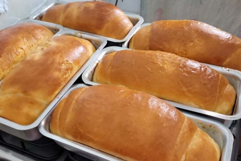 Receita de pão caseiro gigante e macio que perfuma a casa