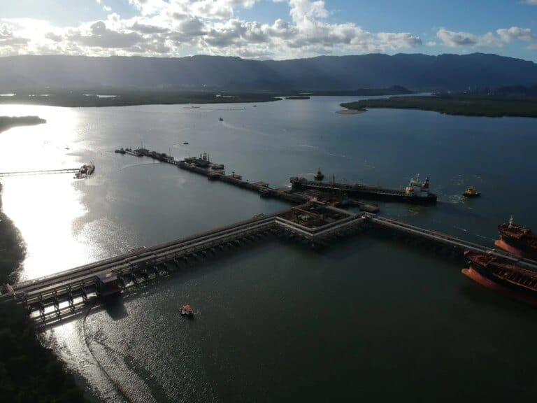 Recorde de movimentação no Porto de Santos em abril e quadrimestre
