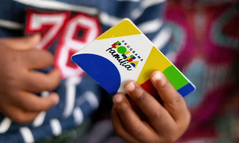 Rendimento de trabalho cresce em 2025; Bolsa Família cai, diz IBGE