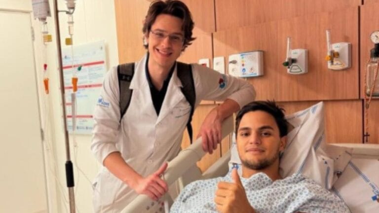 Sobrevivente de queda de avião em BH compartilha foto durante recuperação no hospital
